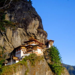 Architecture sacrée du Bhoutan au cœur des montagnes himalayennes – Horizons Nouveaux