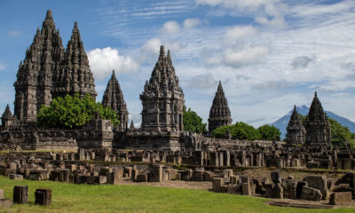 Le temple de Prambanan, près de Yogyakarta, sur l'île de Java. Lune de Miel ou voyage de Noce sur mesure en Indonésie avec Horizons Nouveaux