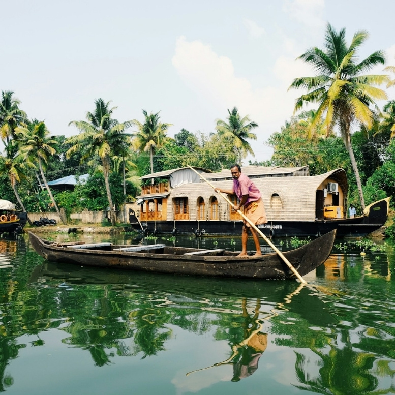 Une Inde plus lente, glissant silencieusement sur les backwaters – Horizons Nouveaux