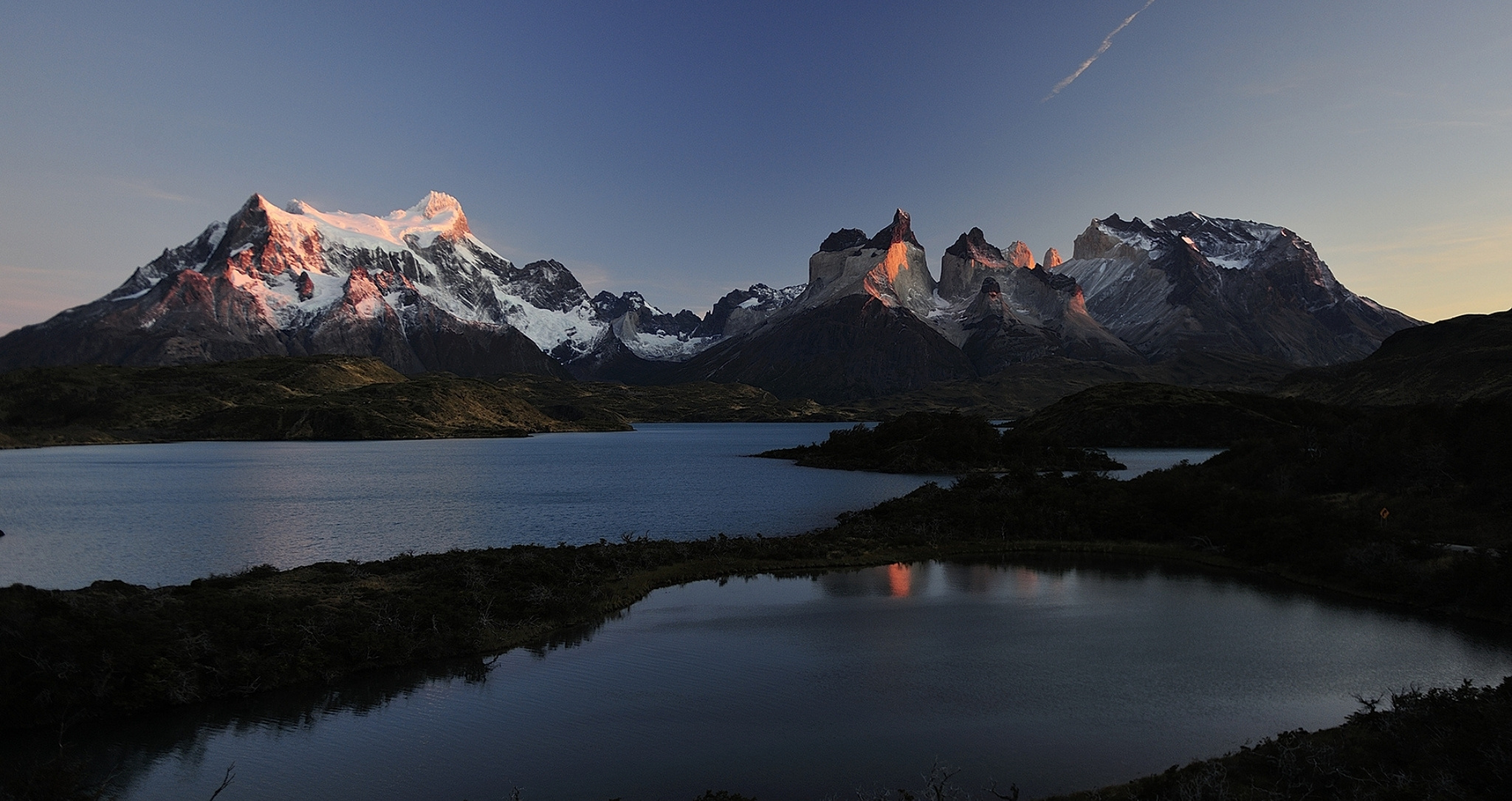 Massif des Torres del Paine au lever du jour en Patagonie chilienne – voyage sur mesure Horizons Nouveaux