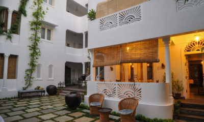 Cour intérieure de Jobner Bagh à Jaipur dans une atmosphère paisible et élégante