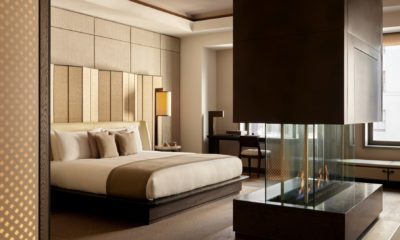 Aman New York au cœur de Manhattan, hôtel de prestige installé dans le légendaire Crown Building et offrant une expérience résidentielle exclusive au sein de l'un des quartiers les plus emblématiques de New York.