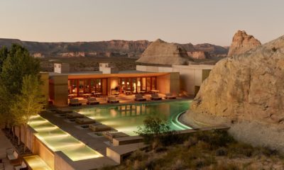 Architecture minimaliste d'Amangiri Lodge, intégrée aux reliefs ocre du désert américain et offrant un accès privilégié aux merveilles naturelles de l'Utah et de l'Arizona.