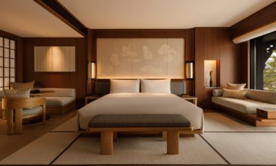 Suite du Capella Kyoto mêlant design contemporain et artisanat japonais, hébergement haut de gamme avec vue sur les jardins de Kyoto.